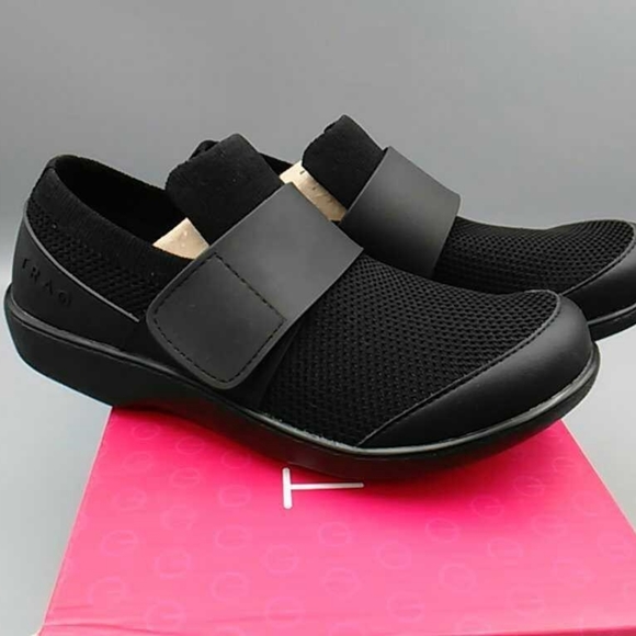 Alegria Shoes - NIB Women's Traq by Alegria in Black Out